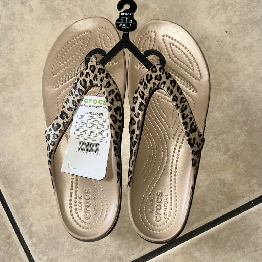 Women's Kadee II Leopard Flip Flops - Picture 6 of 7